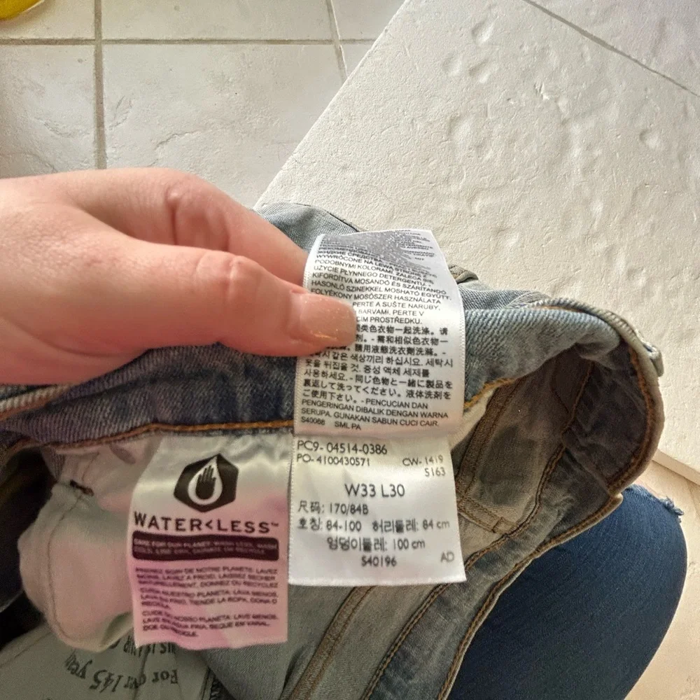 Levi’s light wash jeans 514